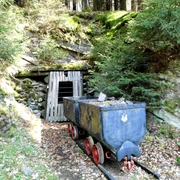 Stolleneingang an der Goldspur Eimelrod