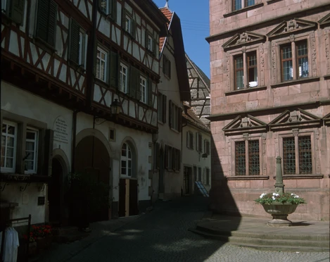 Fachwerk und Altes Rathaus Hochformat