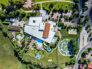 Moor Therme von oben.jpg