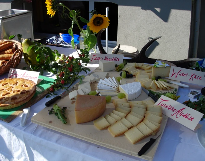 Herbstbrunch Riederfurka 2022.JPG
