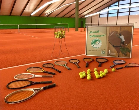 Foto Tennishalle Neu mit Bällen.jpg