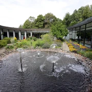 Bad Wildungen - Kurpark Wandelhalle Reinhardshausen Brunnen Bad Wildungen - Kurpark Wandelhalle Reinhardshausen Brunnen
