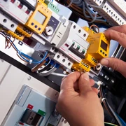 Stockbild-Elektrogeschaeft.jpg