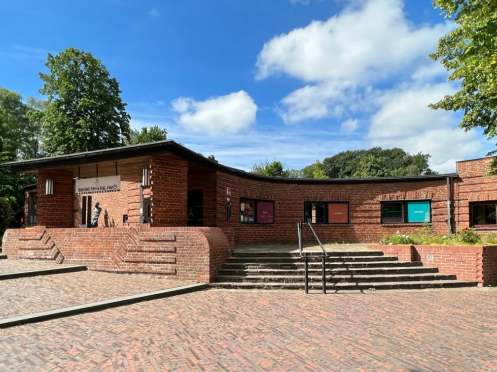 Tourist-Information Worpswede Außenansicht der Tourist-Information im Philine-Vogeler Haus in Worpswede