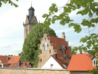 Stadtmauer, Steinhaus und Kilianskirche