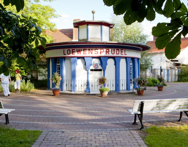 Brunnentempel im Kurpark am Löwensprudel
