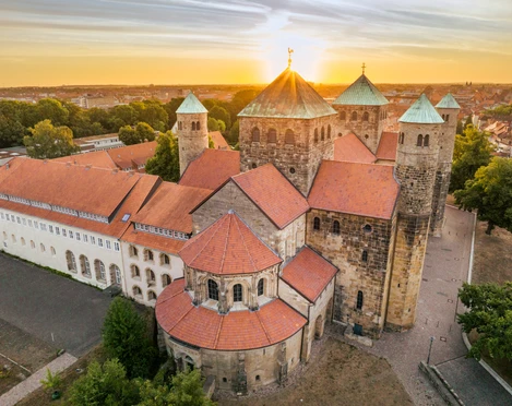 UNESCO-Welterbe St. Michaeliskirche Hildesheim; Foto Max Wiesenbach (CCBY).JPG