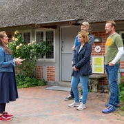 Vor dem Haus im Schluh.jpg