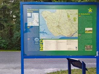 Infotafel auf dem Nordseeküsten-Radweg