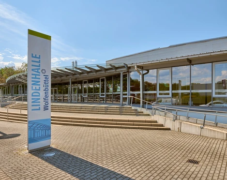 Lindenhalle-Aussen.jpg Lindenhalle von außen