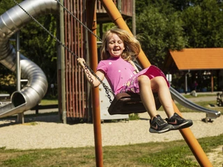 spielplatz-boemighausen-schaukel c) freizeitwelt-willingen, sabrinity.jpg