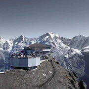 schilthorn-wanderer-fels-dreigestirn.jpg