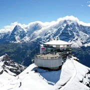 jungfrau-bergstation-drehrestaurant-winter-fruehling-aussicht-jungfrau.jpg