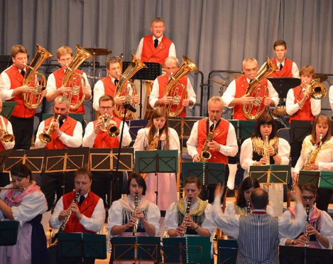 Kur-und Trachtenkapelle