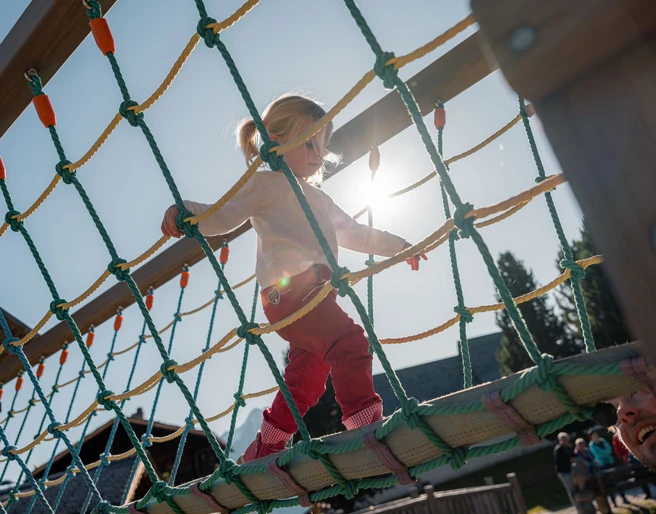 Stockbild-Spielplatz.jpg Spielplatz Aletschpark auf der Riederalp in der Aletsch Arena