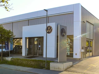 Aussenansicht Garage NEU.jpg