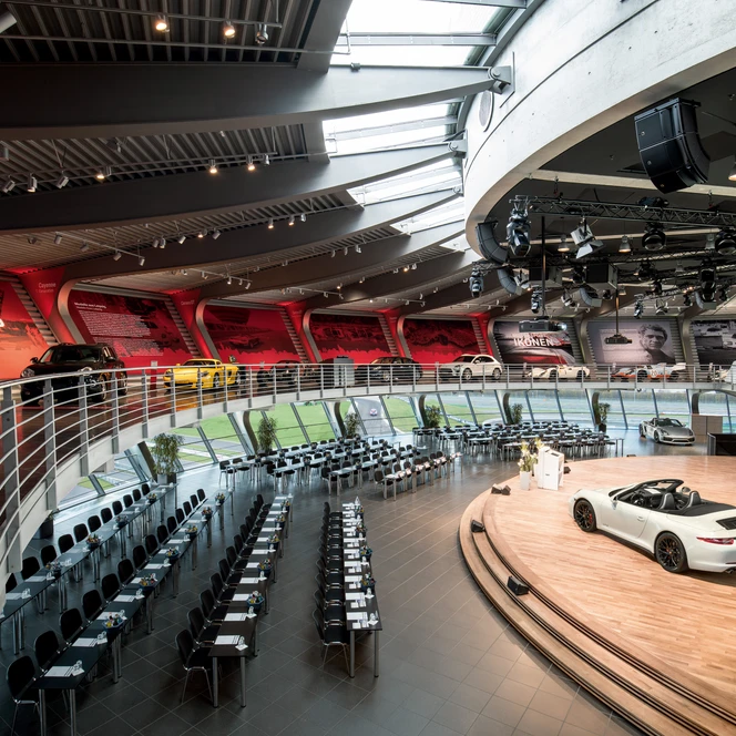Porsche Experience Center: Eventlocation mit Auditorium für Ihre Tagung & Konferenz in Leipzig