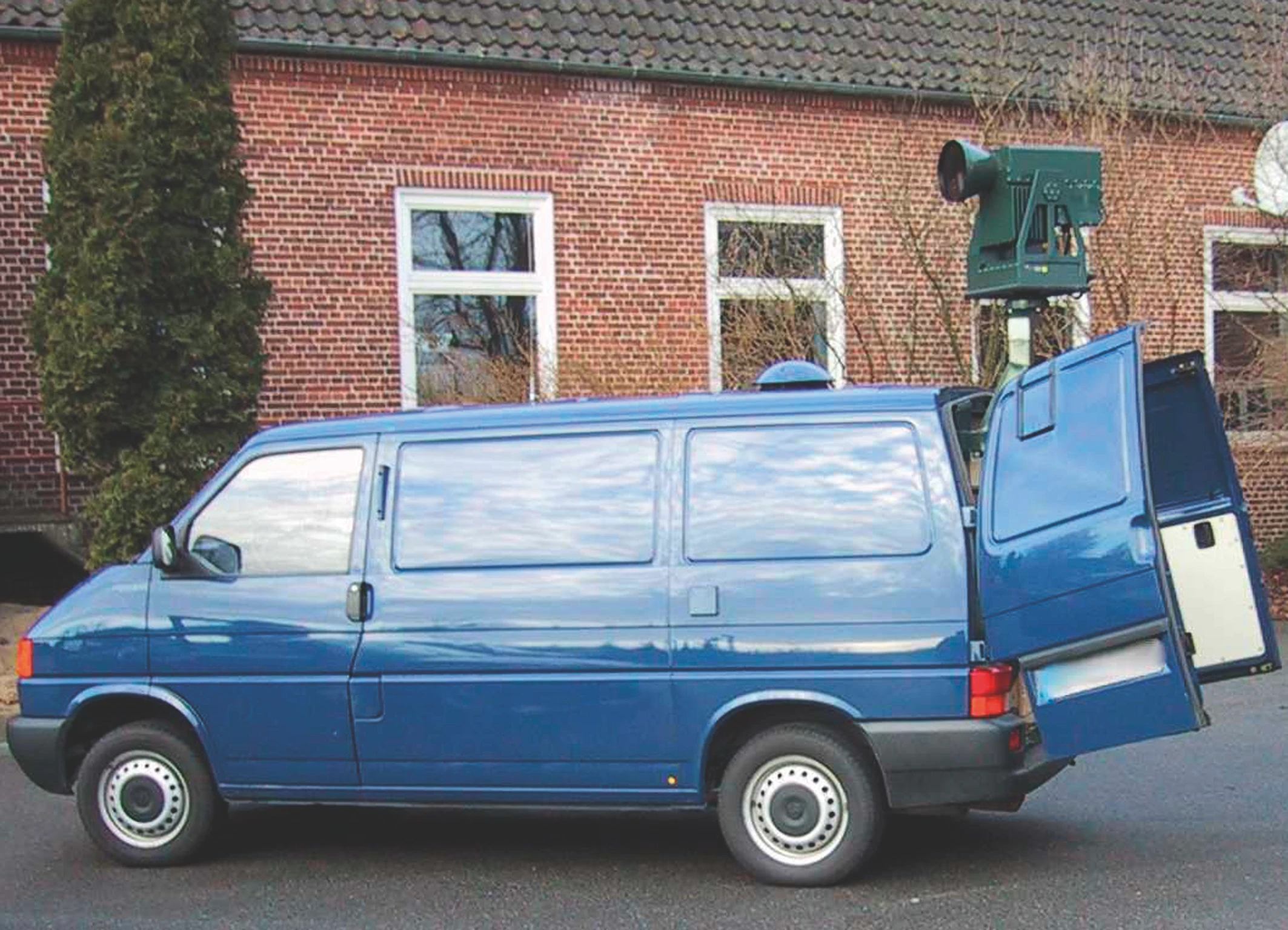 En civil tjenestevogn af det tyske grænsepoliti med termografi-kamera..jpg