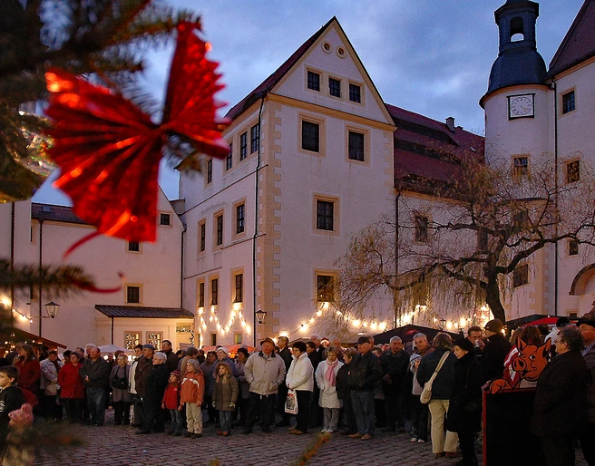 Schlossweihnacht in Colditz Schloss Colditz mit weihnachtlicher Dekoration