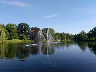VitalWanderWeg_Salzetal_Kurparksee_Salzuflen_CC_BY_SA_Teutoburger_Wald_Kerstin_Paar_IMG_20220612_085956_917.jpg VitalWanderWelt Bad Salzuflen im Salzetal