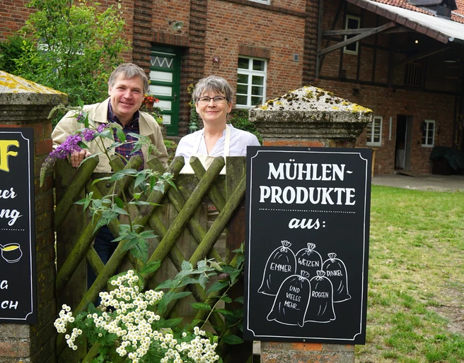 muehle-blumenhagen-henning-treumann-swantje-hupel-beate-ziehres-zeitorte.jpg Henning Treumann und Swantje Hupel