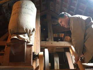 muehle-blumenhagen-henning-treumann-reinigung-beate-ziehres-zeitorte.jpg Die Mühle läuft.