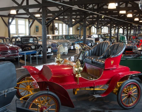 Geschichte auf Rädern alte-schaetzchen-im-automuseum-melle