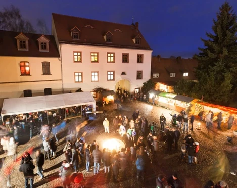 Historischer Weihnachtsmarkt im Schlosshof Veranstaltungskalender.png