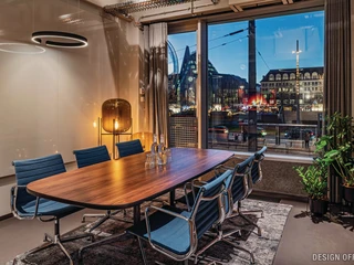 Tagungsraum Fireside Room in der Eventlocation Design Offices | Leipzig Convention Bureau  Tagungsraum Fireside Room in der Eventlocation Design Offices – präsentiert vom Leipzig Convention BureauMeeting room Fireside Room at the event venue Design Offices – presented by the Leipzig Convention Bureau