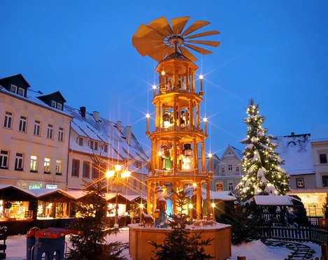 Wichtelweihnacht Wurzen  Die Pyramide der Wichtelweihnacht Wurzen
