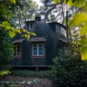 Die Käseglocke in Worpswede Ein habkugelförmiges Haus in Worpswede, welches die Käseglocke genannt wird und ein Museum beinhaltet.