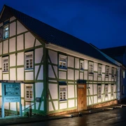 Außenansicht abends