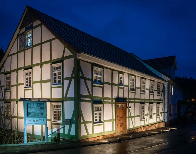 Außenansicht abends