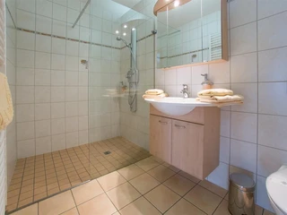 Badezimmer mit Wellness-Dusche