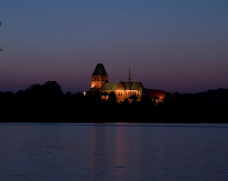 Der Ratzeburger Dom bei Nacht, Jens Butz.jpg