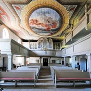 Eule-Orgel Stadtkirche Trebsen Zu sehen ist der Innenraum der Stadtkrche in Trebsen mit deren Empore, Sitzgelegenheit und die Eule-Orgel sowie malerische Verzierungen an der Decke