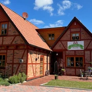 Waldcafé Mustin_Aussenansicht.jpg