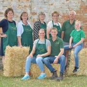 Hof Schmidt-Lila Hofladen_Team.jpg
