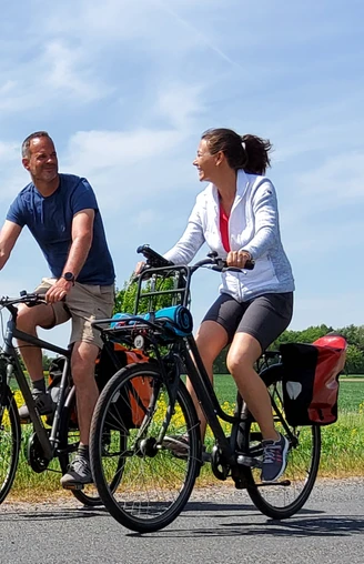 Radfahrer in der norddeutschen Weite Radfahrer in der norddeutschen Weite