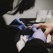 manicure-gc6e8d707a_1920.jpg