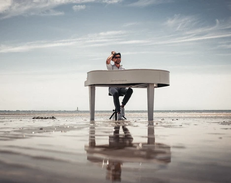 Töwerland-Konzerte: Josef Barnickel.jpg Töwerland-Konzerte: Josef Barnickel