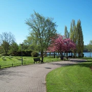 Der idyllische Kurpark Ratzeburg am Küchensee, Katrin Jester.JPG Der idyllische Kurpark Ratzeburg am Küchensee