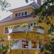 Außenansicht der Villa Vissel