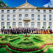 Vogtland Philharmonie 2022-2023 Sommerpalais Greiz (Foto Wolfgang Schmidt).jpg