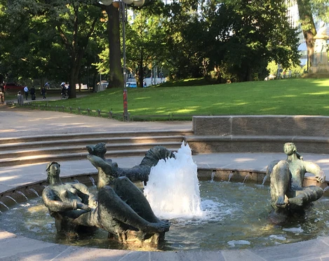 Marshallbrunnen Schatten