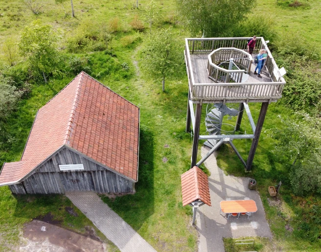 Kapellenmoorgraben_Niederlangen_ Aussichtsturm Informationshütte ©Naturpark Hümmling e. V. (8).jpg