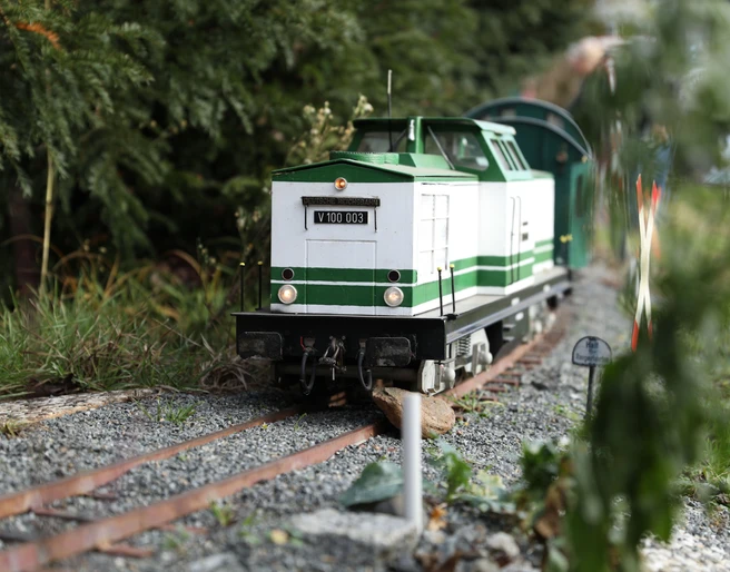 Gartenbahnanlage mit über 100 Meter Gleislänge sorgt bei unseren kleineren Gästen für glänzende Augen.