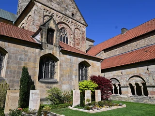 Sint-Pieterskathedraal Osnabrück - Binnenplaats Dom St. Petrus Osnabrück - InnenhofSt. Peter’s Cathedral in Osnabrück - Inner courtyardSint-Pieterskathedraal Osnabrück - Binnenplaats