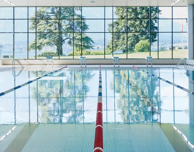 oberhofen-fitnesspark-hallenbad-pool-schwimmbahnen-aussicht.jpg