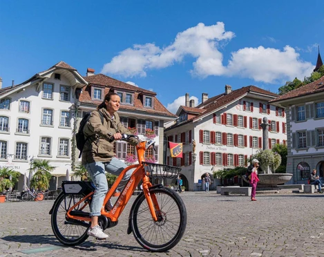 thun-bike-donkey-republic-rathausplatz-burg.jpg